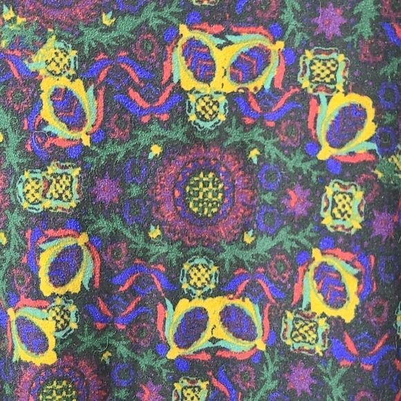 LuLaRoe Perfect Tee Small Black Printed Swing Knit Top Half-Sleeve Stretch - Picture 2 of 13